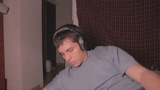 Snapshot of Tony_Hoffa chatting on February 9, 2025, 12:49 am Tony Hoffa online show from February 9, 2025, 12:49 am