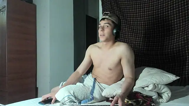 Snapshot of Tony_Hoffa chatting on February 17, 2025, 9:41 pm Tony Hoffa online show from February 17, 2025, 9:41 pm