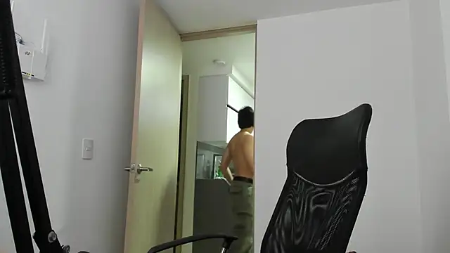 Snapshot of Tony_Hoffa chatting on March 4, 2025, 8:38 pm Tony Hoffa online show from March 4, 2025, 8:38 pm