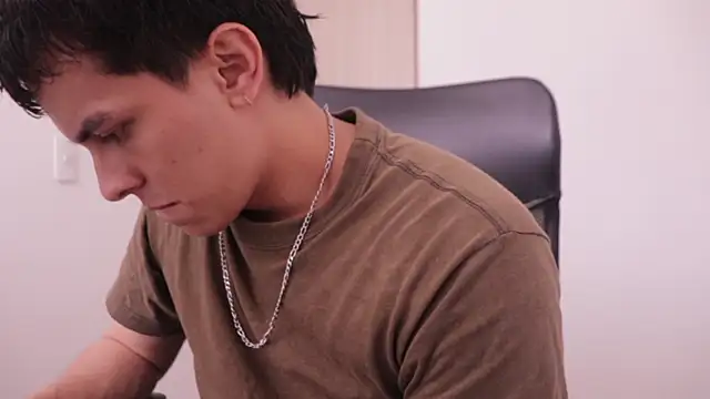 Snapshot of Tony_Hoffa chatting on March 13, 2025, 6:23 pm Tony Hoffa online show from March 13, 2025, 6:23 pm