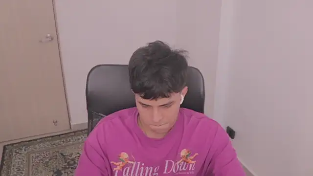 Snapshot of Tony_Hoffa chatting on September 10, 2025, 7:47 pm Tony Hoffa online show from September 10, 2025, 7:47 pm