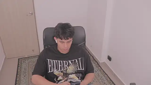 Snapshot of Tony_Hoffa chatting on September 16, 2025, 5:36 pm Tony Hoffa online show from September 16, 2025, 5:36 pm