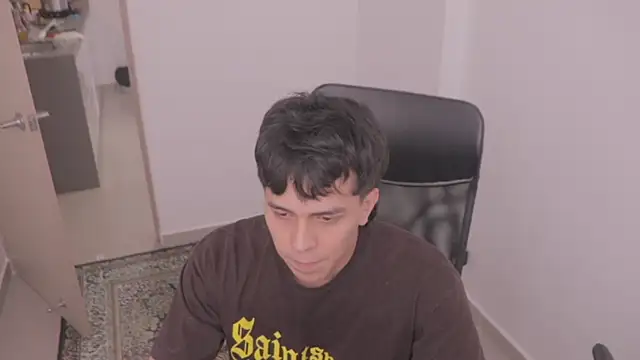 Snapshot of Tony_Hoffa chatting on September 17, 2025, 8:32 pm Tony Hoffa online show from September 17, 2025, 8:32 pm