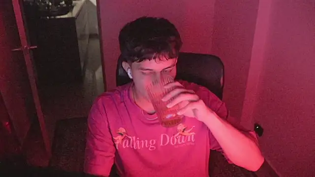 Snapshot of Tony_Hoffa chatting on October 3, 2025, 5:04 am Tony Hoffa online show from October 3, 2025, 5:04 am