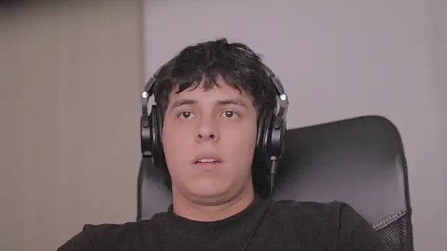 Snapshot of Tony_Hoffa chatting on October 11, 2025, 10:30 pm Tony Hoffa online show from October 11, 2025, 10:30 pm