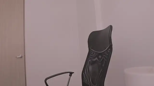 Snapshot of Tony_Hoffa chatting on October 19, 2025, 6:08 pm Tony Hoffa online show from October 19, 2025, 6:08 pm