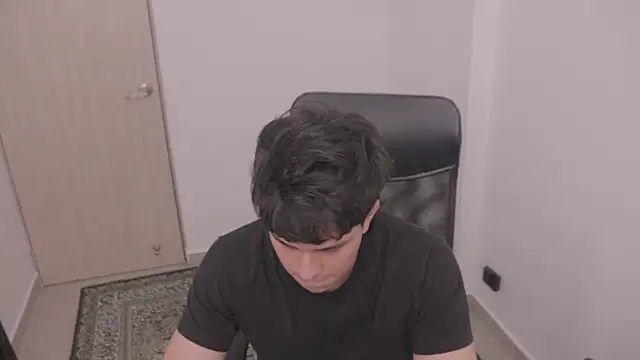 Snapshot of Tony_Hoffa chatting on October 24, 2025, 6:59 pm Tony Hoffa online show from October 24, 2025, 6:59 pm