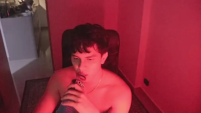 Snapshot of Tony_Hoffa chatting on October 30, 2025, 12:56 am Tony Hoffa online show from October 30, 2025, 12:56 am