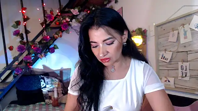 luna sky83 online show from April 22, 2026, 5:10 am