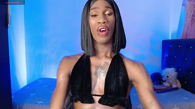 Snapshot of Kendall_Gil chatting on February 24, 2025, 7:33 am Kendall Gil online show from February 24, 2025, 7:33 am