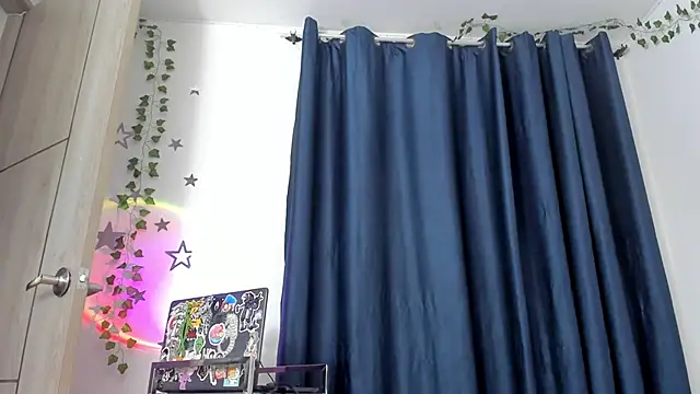 AlyRoses online show from January 12, 2025, 1:11 am