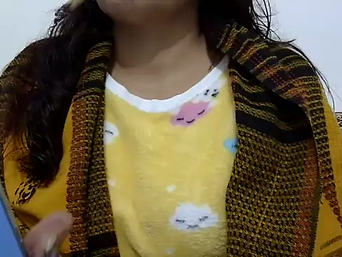 Snapshot of mishi_kaur chatting on December 15, 2024, 12:38 pm mishi kaur online show from December 15, 2024, 12:38 pm