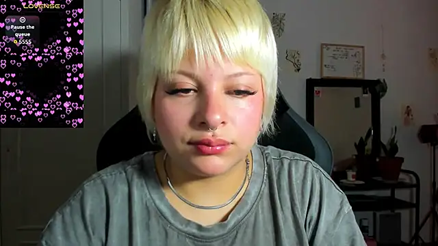 Snapshot of sammymoon chatting on July 8, 2026, 9:14 am sammymoon online show from July 8, 2026, 9:14 am