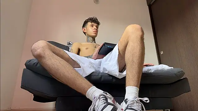 Saturno v online show from March 10, 2025, 9:51 pm