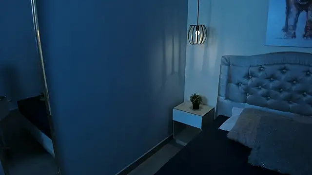 escarleth   online show from March 13, 2026, 11:50 am