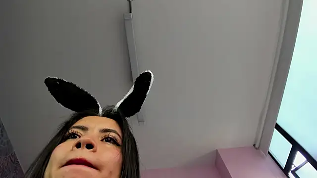 soyzarahtorres online show from January 4, 2025, 3:28 pm