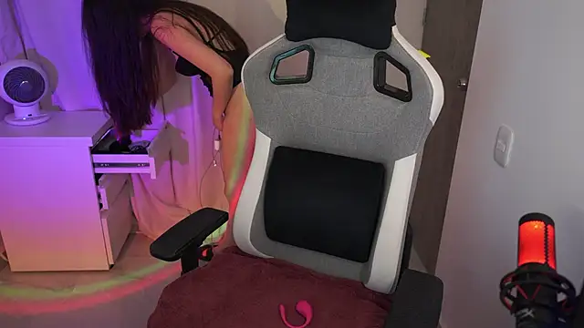 anyacutex online show from October 31, 2025, 4:57 am