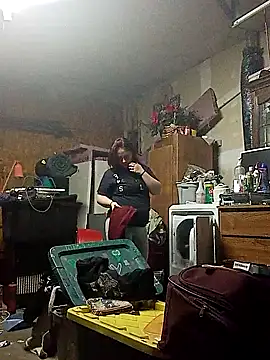 lilbishmiss online show from October 22, 2025, 6:35 am