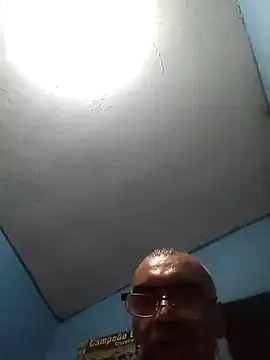 Snapshot of hugosafado333 chatting on December 14, 2024, 3:18 am hugosafado333 online show from December 14, 2024, 3:18 am