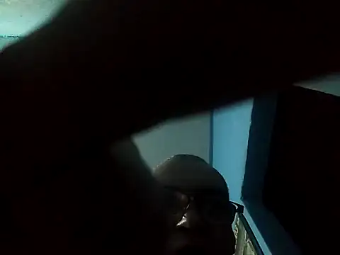 Snapshot of hugosafado333 chatting on December 18, 2024, 2:10 am hugosafado333 online show from December 18, 2024, 2:10 am