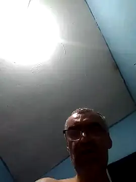 Snapshot of hugosafado333 chatting on January 17, 2025, 5:11 am hugosafado333 online show from January 17, 2025, 5:11 am