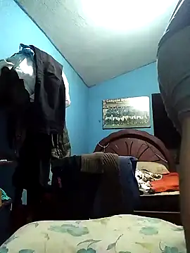 Snapshot of hugosafado333 chatting on February 13, 2025, 3:18 am hugosafado333 online show from February 13, 2025, 3:18 am