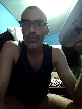 Snapshot of hugosafado333 chatting on February 21, 2025, 4:07 am hugosafado333 online show from February 21, 2025, 4:07 am