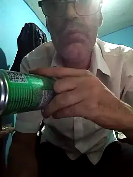 Snapshot of hugosafado333 chatting on March 8, 2025, 2:34 am hugosafado333 online show from March 8, 2025, 2:34 am