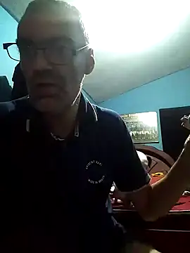 Snapshot of hugosafado333 chatting on March 22, 2025, 5:39 am hugosafado333 online show from March 22, 2025, 5:39 am