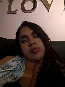 kimCosseyy online show from April 2, 2026, 2:09 am