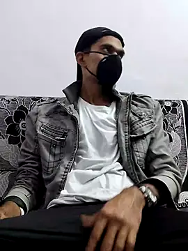 Snapshot of Habibi_big_b chatting on February 10, 2025, 5:52 pm Habibi big b online show from February 10, 2025, 5:52 pm