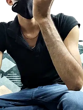 Snapshot of Habibi_big_b chatting on March 18, 2025, 5:53 pm Habibi big b online show from March 18, 2025, 5:53 pm