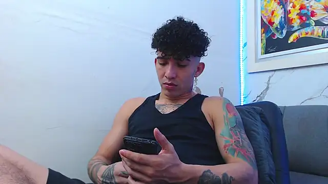 targuerian22 online show from December 17, 2025, 12:16 am