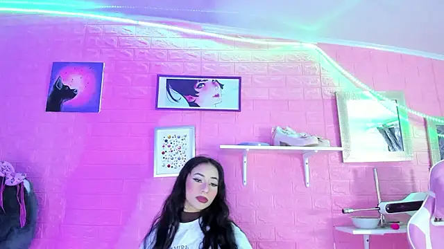 hanna  azumi online show from February 1, 2026, 2:54 am