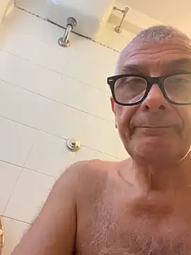 4n4l1zz4m1 online show from January 12, 2025, 11:39 am