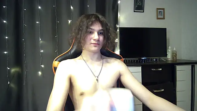 Snapshot of sweet_lucifer666 chatting on March 18, 2025, 8:48 pm sweet lucifer666 online show from March 18, 2025, 8:48 pm