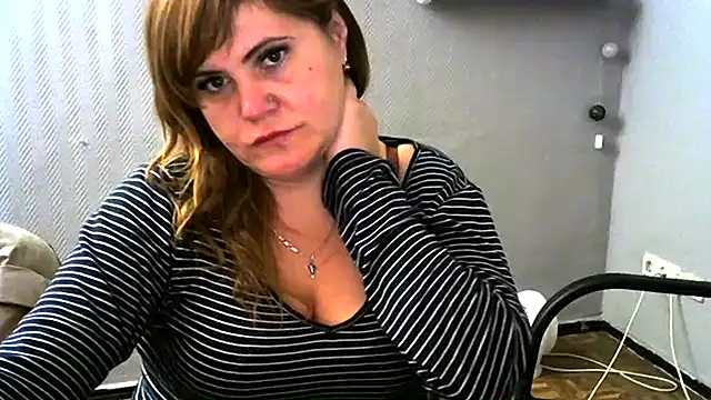 Snapshot of DaniellaKiss chatting on January 27, 2025, 2:53 am DaniellaKiss online show from January 27, 2025, 2:53 am