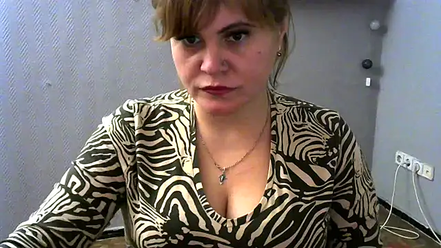 Snapshot of DaniellaKiss chatting on January 27, 2025, 7:35 pm DaniellaKiss online show from January 27, 2025, 7:35 pm