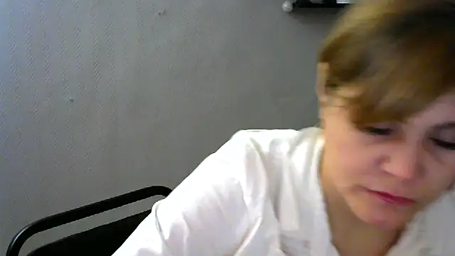 Snapshot of DaniellaKiss chatting on February 2, 2025, 9:56 pm DaniellaKiss online show from February 2, 2025, 9:56 pm