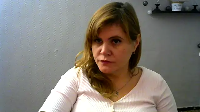 Snapshot of DaniellaKiss chatting on February 5, 2025, 6:13 am DaniellaKiss online show from February 5, 2025, 6:13 am
