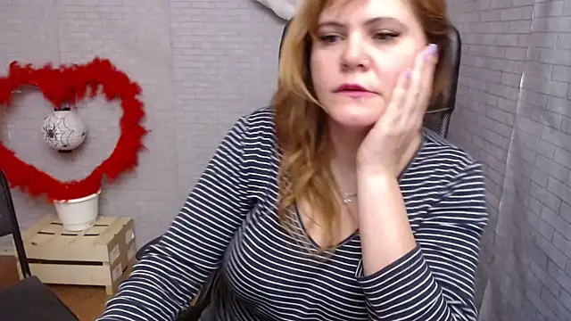 Snapshot of DaniellaKiss chatting on February 11, 2025, 4:44 am DaniellaKiss online show from February 11, 2025, 4:44 am