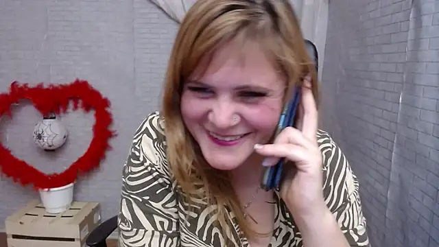 Snapshot of DaniellaKiss chatting on February 13, 2025, 8:34 pm DaniellaKiss online show from February 13, 2025, 8:34 pm