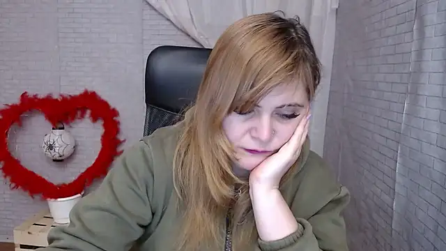 Snapshot of DaniellaKiss chatting on February 19, 2025, 7:27 pm DaniellaKiss online show from February 19, 2025, 7:27 pm