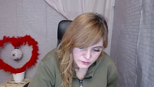 Snapshot of DaniellaKiss chatting on February 20, 2025, 11:32 pm DaniellaKiss online show from February 20, 2025, 11:32 pm