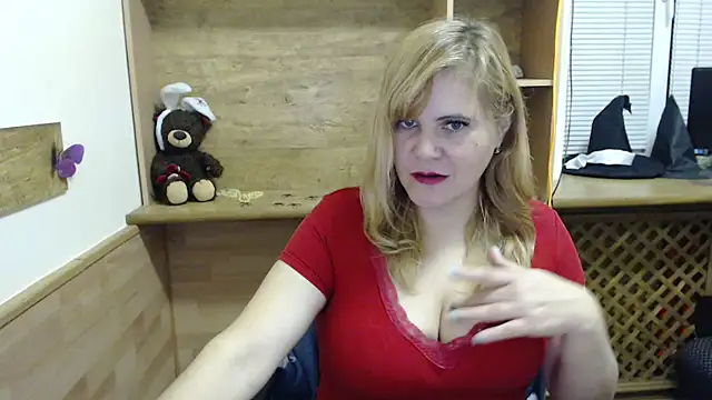 DaniellaKiss online show from October 21, 2025, 5:35 pm