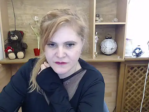 DaniellaKiss online show from March 17, 2026, 1:36 pm