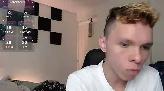 bryamado69 online show from December 25, 2024, 9:22 pm