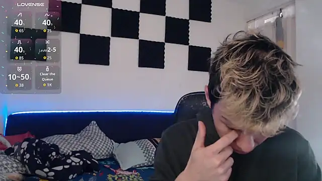 bryamado69 online show from September 23, 2025, 11:46 am