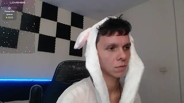 bryamado69 online show from November 30, 2025, 5:11 am