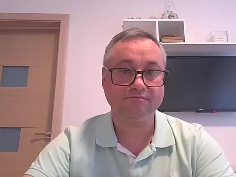 Snapshot of hnicu82 chatting on November 9, 2025, 1:31 pm hnicu82 online show from November 9, 2025, 1:31 pm